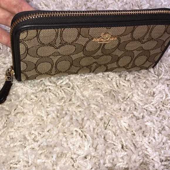 Coach Brown Black Signature Zip Wallet - Picture 5 of 7